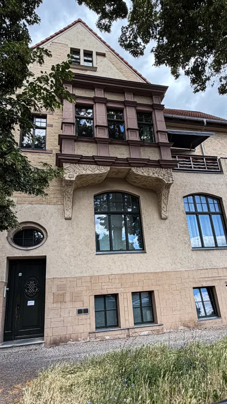 Art Nouveau villa in Dessau North with bay window, sandstone facade and mature trees